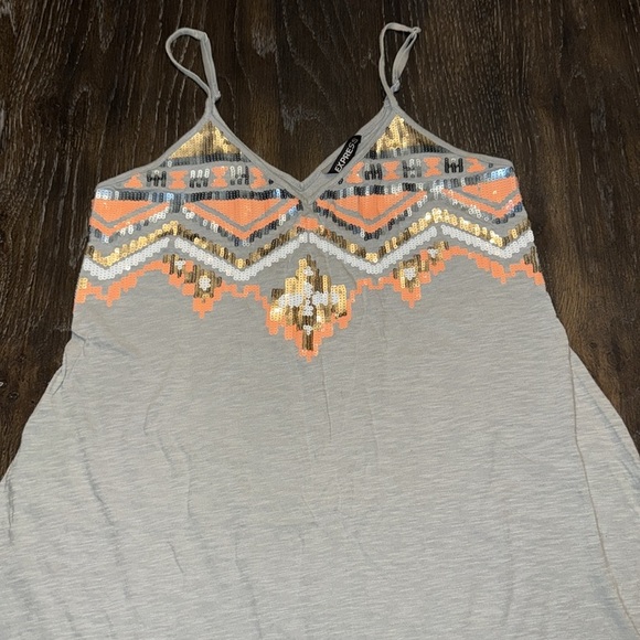 EXPRESS GRAY TOP SEQUIN AZTEC HIGH-LOW DRESS SIZE MEDIUM. - Picture 2 of 4